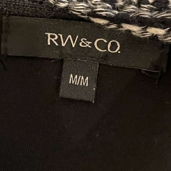 🖤 RW&CO – Textured Knit Drape-Front Top – Size M - Picture 5 of 10